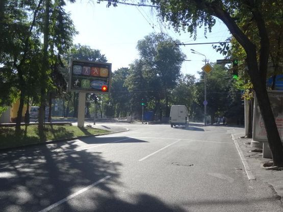 Фото рекламной плоскости по адресу Яворницкого пр. - Гончара ул., в сторону Гагарина пр.