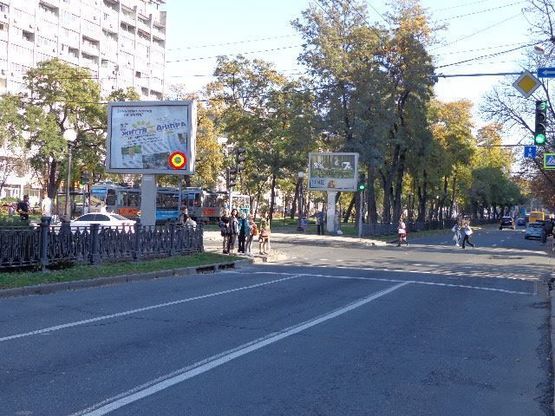 Фото рекламної площини за адресою Яворницкого пр. - Воскресенская ул.