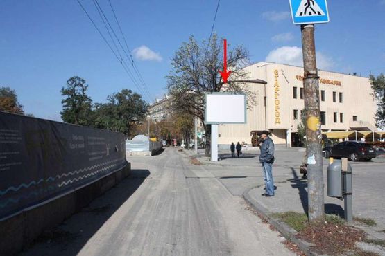 Фото рекламной плоскости по адресу t003A6,просп. Дмитра Яворницького - вул. Столярова, рух у бік ж/д вокзалу