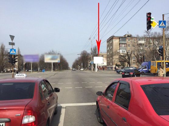 Фото рекламной плоскости по адресу t067A2,просп. Олександра Поля - просп. Пилипа Орлика, на світлофорі