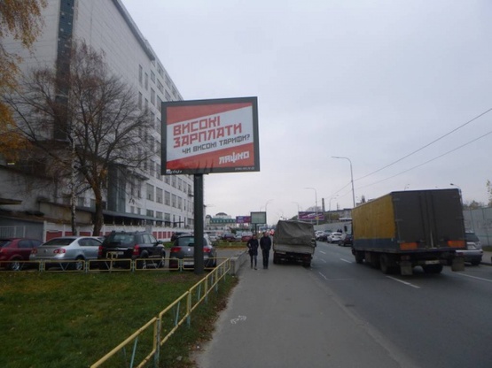 Фото рекламной плоскости по адресу Межигірська, 83 ( М "Тараса Шевченка")