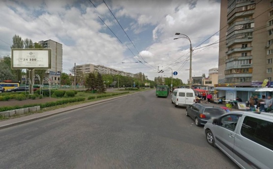 Фото рекламної площини за адресою вулиця Івашкевича / вулиця Вишгородська, в напрямку до вулиці Автозаводської