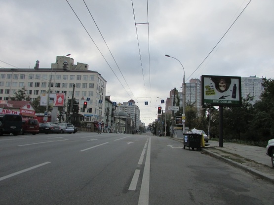 Фото рекламної площини за адресою Антоновича (Горького), 124/128,  зупинка "Володимирський ринок" (світлофор)