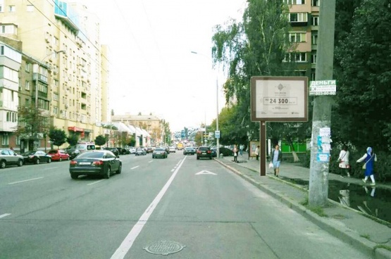 Фото рекламной плоскости по адресу Антоновича (Горького), 162 / Ковпака (світлофор)