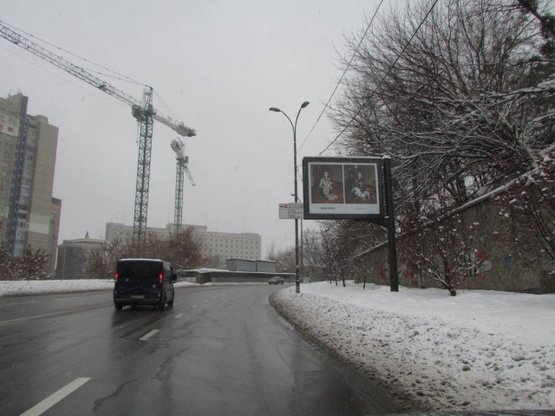 Фото рекламної площини за адресою Старонаводницька, навпроти буд.4