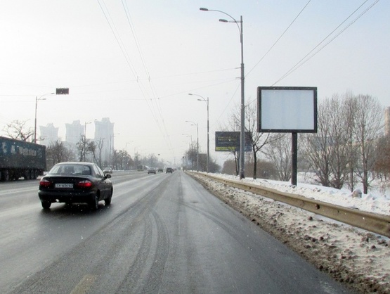 Фото рекламной плоскости по адресу Соборності (Воссоединения) проспект, рух до мосту Патона (за 250 метрів до зуп. бул.Ігоря Шамо)