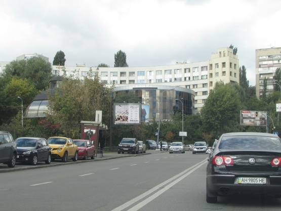 Фото рекламної площини за адресою Старонаводницька, 8  (за 40м до світлофору на перехресті з вул. Лейпцизька)