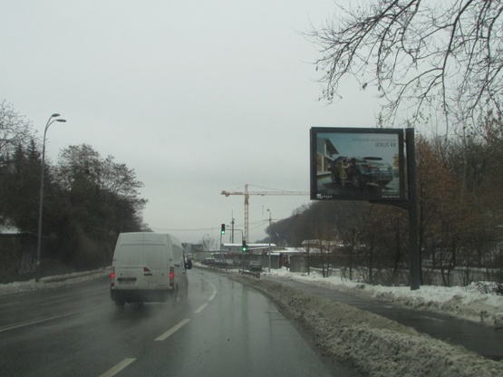 Фото рекламної площини за адресою Старонаводницька, 12 (світлофор)  рух до площі ГВВВ