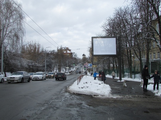 Фото рекламной плоскости по адресу Овруцька, 28/1 / Делегатський провулок (світлофор)
