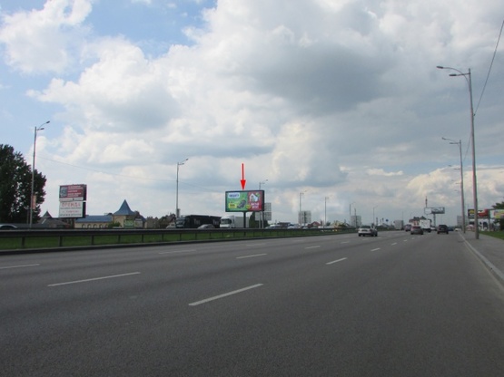 Фото рекламной плоскости по адресу Кільцева дорога (розподілювач) / Литвиненко-Вольгемут, рух в напрямку до проспекту Перемоги