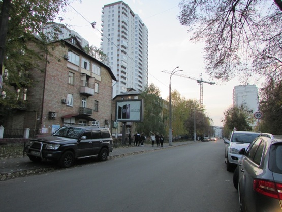 Фото рекламної площини за адресою Освіти, 20