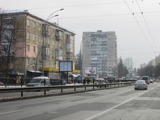 Фото рекламной плоскости по адресу Чоколівский бульвар, 28/1 (за зуп.г.т. пл. Космонавтів) біля супермаркету "Сільпо"