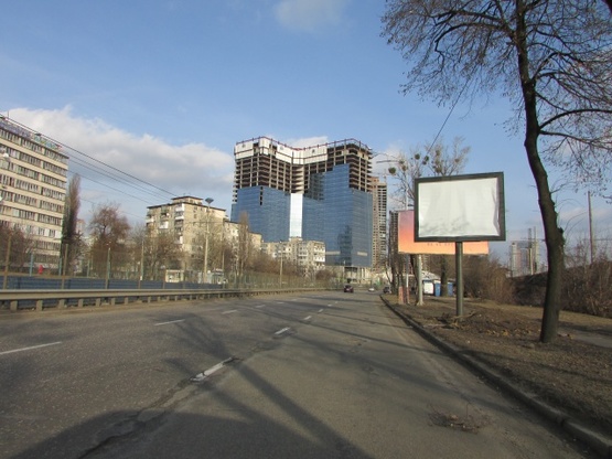 Фото рекламної площини за адресою Борщагівська, навпроти буд. 10  (рухаючись до центру міста)