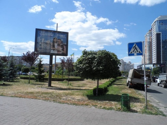 Фото рекламной плоскости по адресу Маршала Тимошенка / Оболонський проспект, 26 А (розподілювач), М"Мінська" навпроти МакДональдз