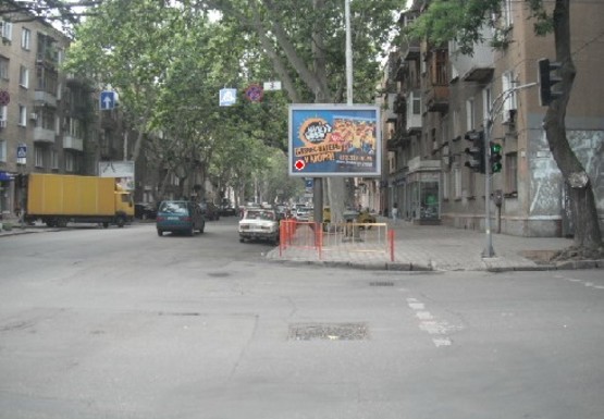 Фото рекламной плоскости по адресу Ришельевская ул., 44 - Успенская ул. А1