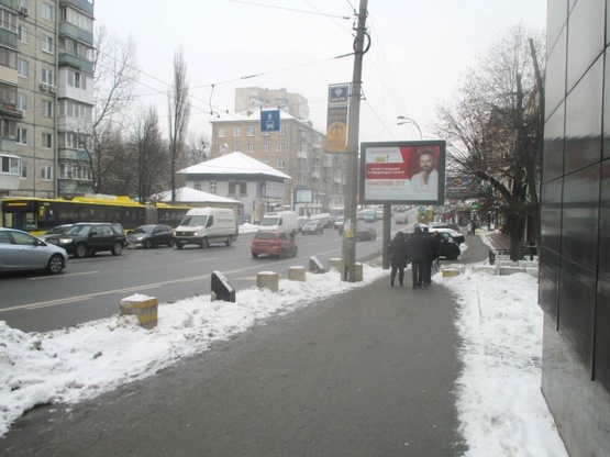 Фото рекламной плоскости по адресу ул.В.Гетьмана/ул.Металлистов ТЦ БОЛЬШЕВИК