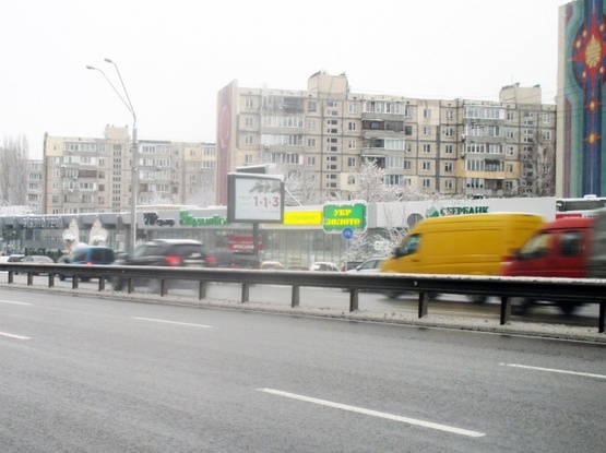 Фото рекламной плоскости по адресу пр.Победы,27 (А) ст.м.КПИ -в центр