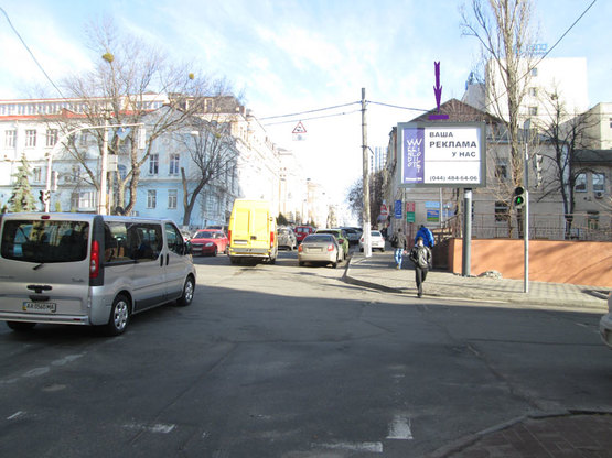 Фото рекламної площини за адресою ул.Воровского/ул.Гоголевская направление Львовской пл. (на светофоре)