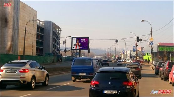 Фото рекламної площини за адресою Днепровская наб., разделитель, к м.Патона