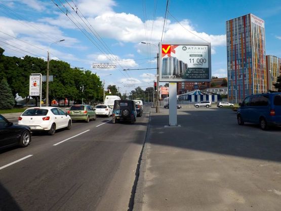 Фото рекламной плоскости по адресу вул. Січеславська Набережна – вул. Ливарна /ул. Наб. Ленина – ул. Литейная, Фестивальный причал,поток от ТЦ Мост Сити, Цирк