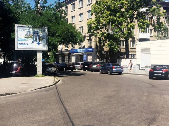 Фото рекламной плоскости по адресу вул.Шолом-Алейхема - вул.Гопнер/ул.Шолом-Алейхема - ул.Гопнер, ТЦ Новый центр, рядом ТЦ Мост Сити, выезд на Центральный мост, большой поток движения, центр города