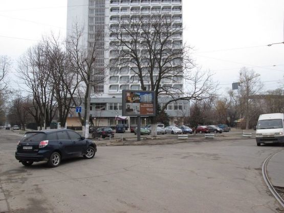 Фото рекламной плоскости по адресу ул. Пионерская, 32 - Французский бульвар