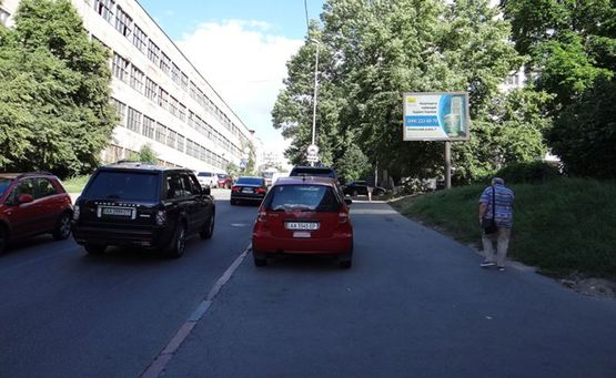 Фото рекламной плоскости по адресу Кловский спуск, 20 (А5) СКРОЛЛЕР/на вул.Суворова,к-тр Зоряний,б-р Л.Українки