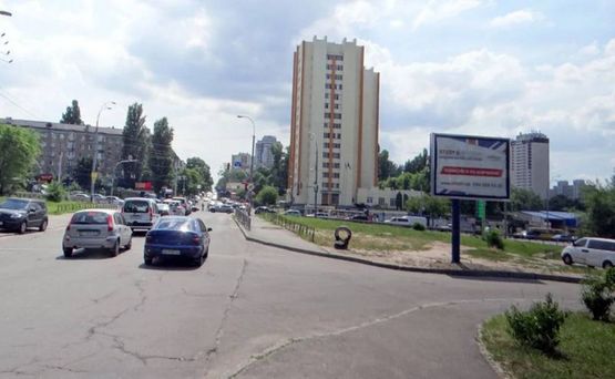 Фото рекламной плоскости по адресу Уманська/наліво,на б-р Чоколовський 40,направо,на КарДачи,О.Теліги,Петрівку (А3) СКРОЛЛЕР