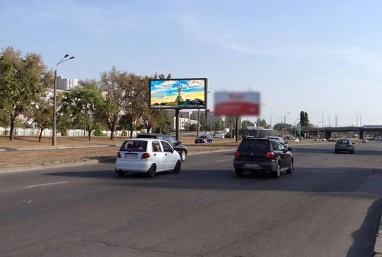 Фото рекламной плоскости по адресу Богатирська 1 /з-д Оболонь - на Петрівку,пр-т С Бандери (розподілювач) (А3) СКРОЛЛЕР