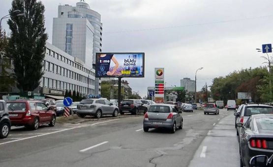 Фото рекламної площини за адресою Дегтярівська 55/м.Берестейська/центр.офіс "Київ Стар"/на пр-т Перемоги (А2) (розподілювач) СКРОЛЛЕР