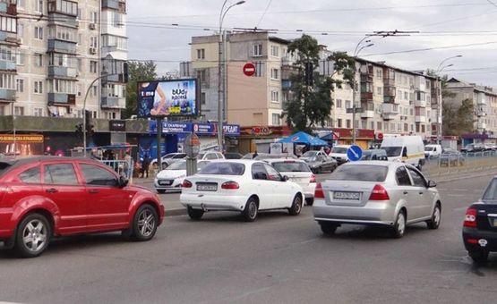 Фото рекламной плоскости по адресу бульвар Перова 34/2 - трц Квадрат-на Броварський пр-т (В4) СКРОЛЛЕР
