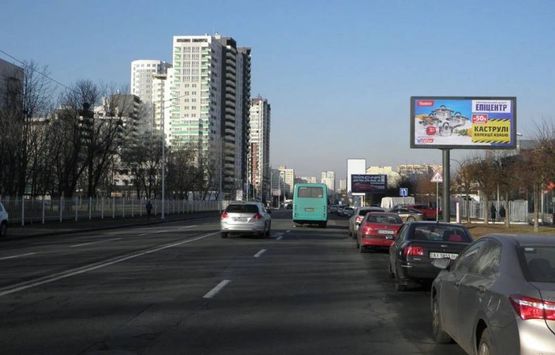 Фото рекламной плоскости по адресу Харківське ш 179/автосалон Тойота,КИА (А4) СКРОЛЛЕР