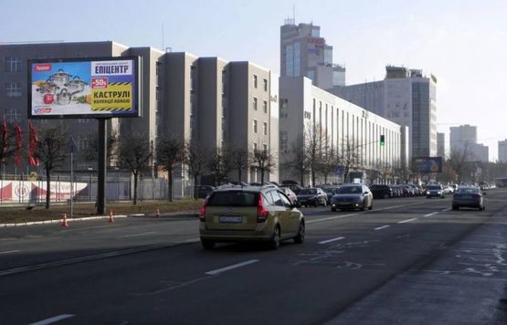 Фото рекламної площини за адресою Харківське ш 179/автосалон Тойота,КИА  - на Харківську пл (В2) СКРОЛЛЕР