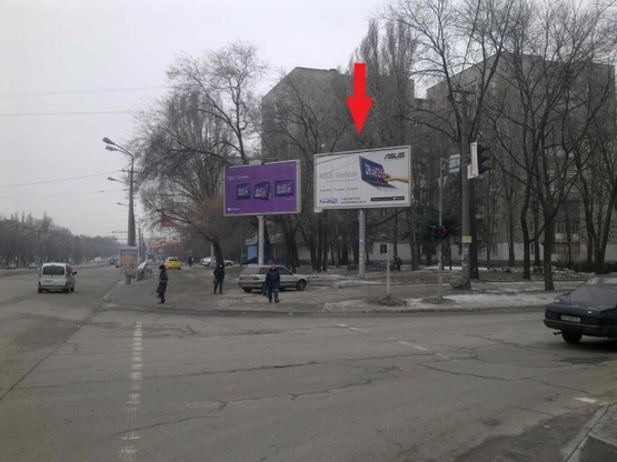 Фото рекламной плоскости по адресу Хмельницького Б. просп. -  П. Орлыка просп. (Героев Сталинграда ул. - Ильича просп.) (Бабушкинское РОВД, магазин "Кафель", Кредитпромбанк, магазин Бильярдных столов), из центра города