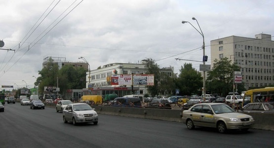 Фото рекламної площини за адресою Московский пр./ул.Ермака (возле маг.Фокстрот)-в центр призма-2 л.к.