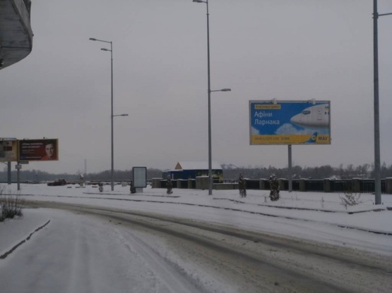 Фото рекламної площини за адресою Набережное шоссе, 25(М) "Днепр" (300м  от съезда с моста Метро в центр, за эстакадой)