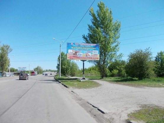 Фото рекламної площини за адресою Черниговская ул., (Авторинок, Техосмотр, магазин автозапчастей), по направлению к ул. Ковпака