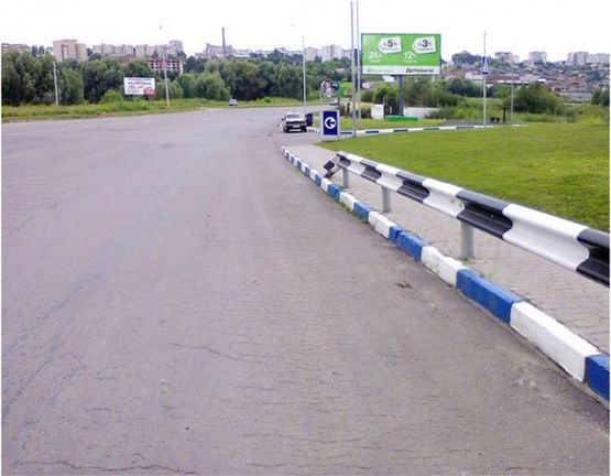 Фото рекламної площини за адресою ул.С.Бандери. В центр (АЗС "Авиас",фирменный СТО)