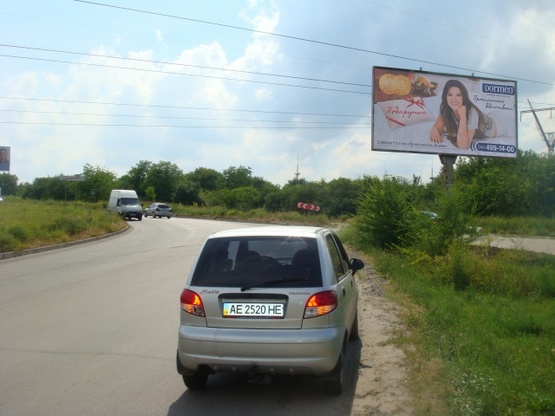 Фото рекламной плоскости по адресу Яснополянская ул., в аэропорт,  напр. от Южного моста, от новой Объездной дороги (rкафе "Шашлык", картинг-клуб)