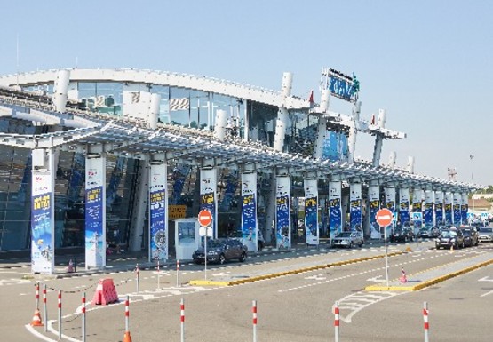 Фото рекламной плоскости по адресу Фасад терминала, улица (Терминал А)