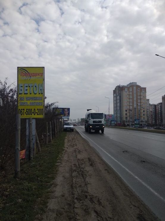 Фото рекламной плоскости по адресу c. Петрівське, траса  Київ-Бишів, Перша від Києва, вул.  Соборна, поворот