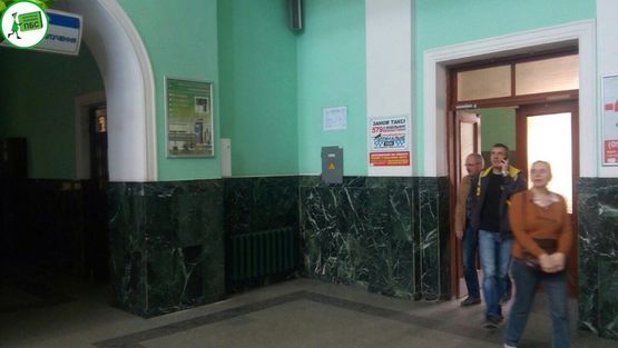 Фото рекламной плоскости по адресу ЖД (вхід з міста в приміщення)