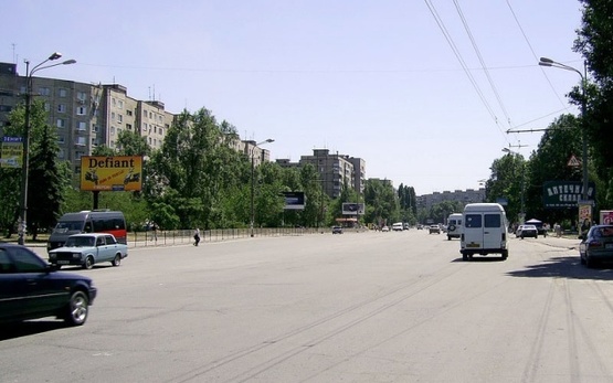 Фото рекламной плоскости по адресу Героев просп., возле дома №19, (Поликлиника №2, ПриватБанк, УкрПром Банк, Надра банк, Правекс Банк), в направл. бул. Славы