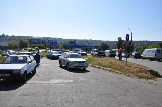 Фото рекламной плоскости по адресу (ул.Радянская),вул. Небесної сотні,47, выезд на ул. Труда,  разделитель, ЛЕВЫЙ, сторона Б,