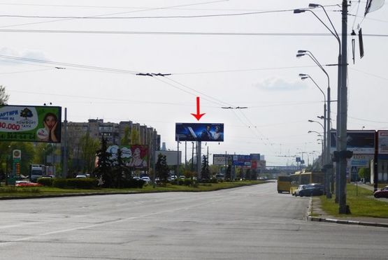 Фото рекламної площини за адресою Ватутина Генерала пр-т, на разделителе к Московскому мосту