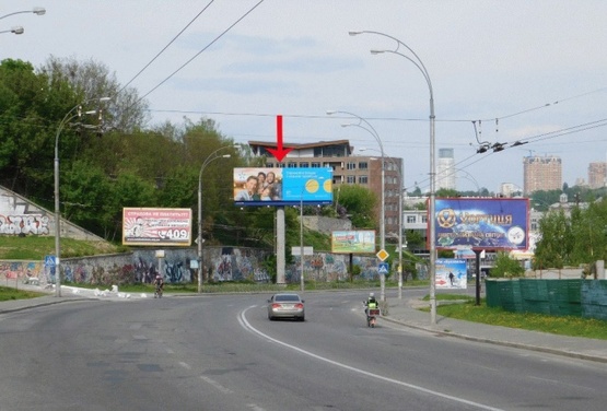 Фото рекламної площини за адресою Протасов Яр ул. 2, со стороны Соломенской пл., в центр