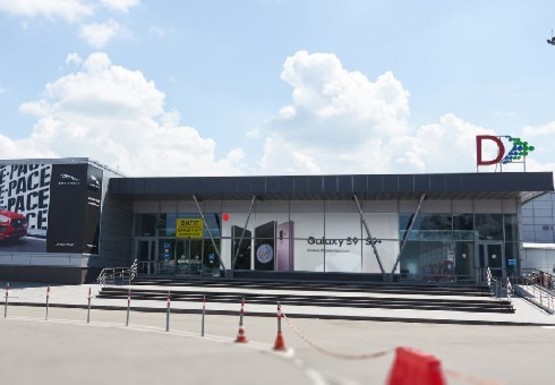 Фото рекламной плоскости по адресу Фасад терминала, улица (Терминал D)