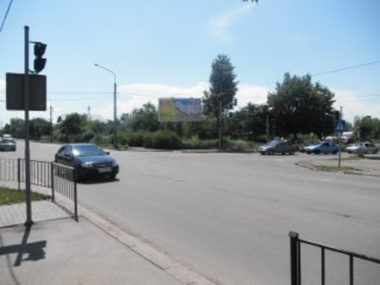 Фото рекламной плоскости по адресу Коновальця-Петлюри перехрестя