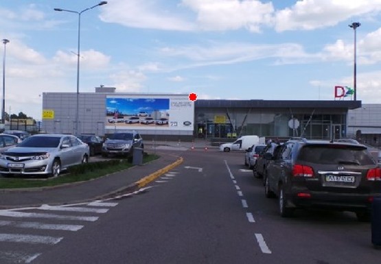 Фото рекламной плоскости по адресу Фасад Терминала D, улица (Терминал D)