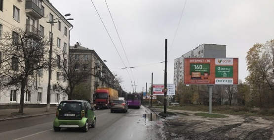 Фото рекламної площини за адресою Мануйловский просп. (Воронцова просп.), возле дома №3 (АЗС "Нефтек", Музей Истории металургического з-да, Централизованная с-ма библиотек ), направл. просп. газеты "Правда"